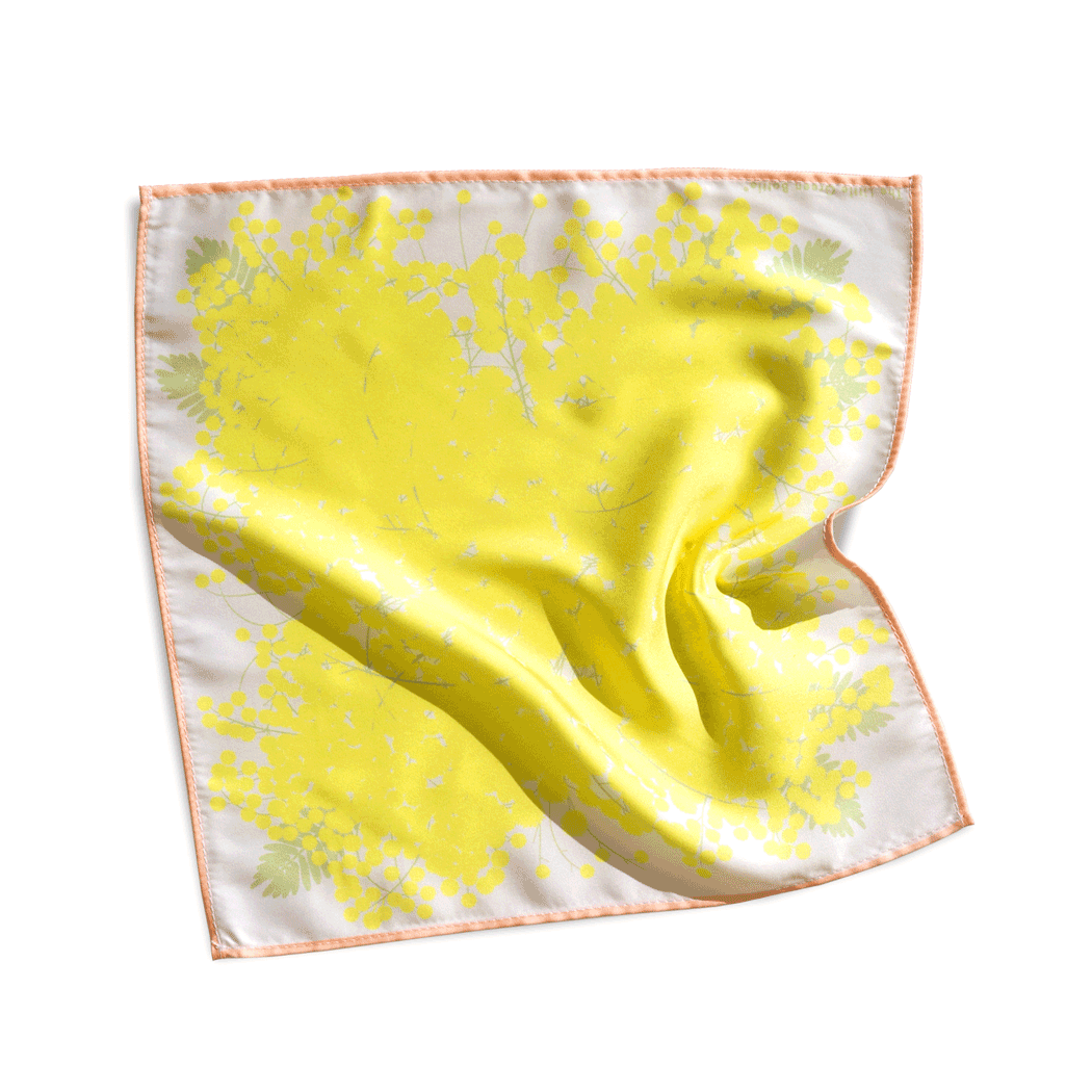Cofre "SILK & PERFUME" mini: pañuelo hecho a mano MIMOSA con Eau de parfum NATURAL INSPIRATION 30 ML